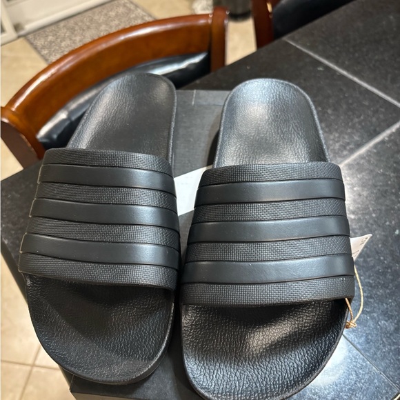 Adidas Adilette Aqua Black Sandals - Picture 3 of 4